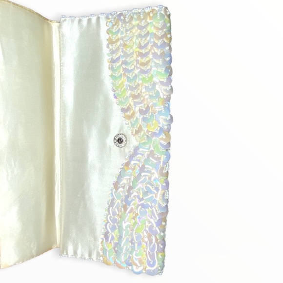 Vtg. Bags by Debbie | 1960’s Hand-beaded Satin Evening Clutch. - Picture 9 of 10